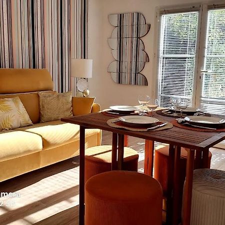 Rez-De-Chaussee Privatif Spacieux 3* D'Une Villa Centre Ville Hyeres Bagian luar foto